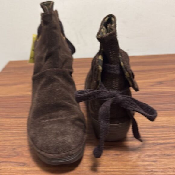 NWT Fly London Yada Brown Suede Ankle Boot, Back Lace, Platform Wedge. Size 10 - Picture 2 of 9